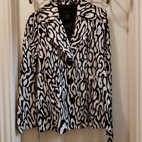 💕NWOT- black & white jacket - Picture 2 of 6